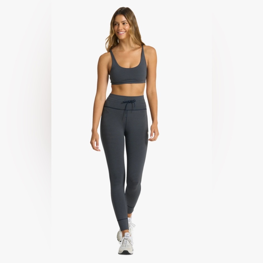 Vuori Daily Leggings in Ink Stripe